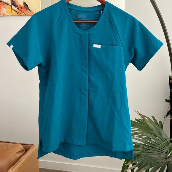 NWT Figs Tela Classic Scrub Top - Picture 2 of 5